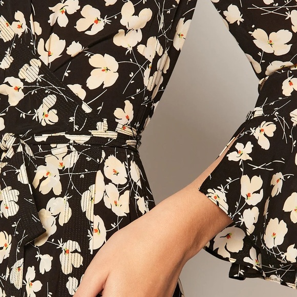 Polo Ralph Lauren Super Flattering Floral Wrap Dress🙌 - Picture 7 of 9